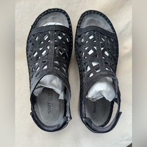 Naot Sandals size 40 (9-9.5)